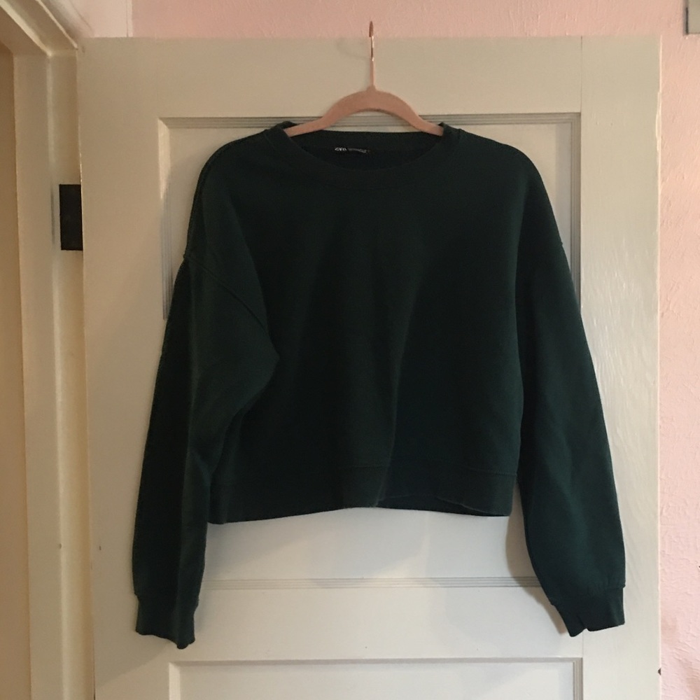 Green Zara cropped sweatshirt. Medium